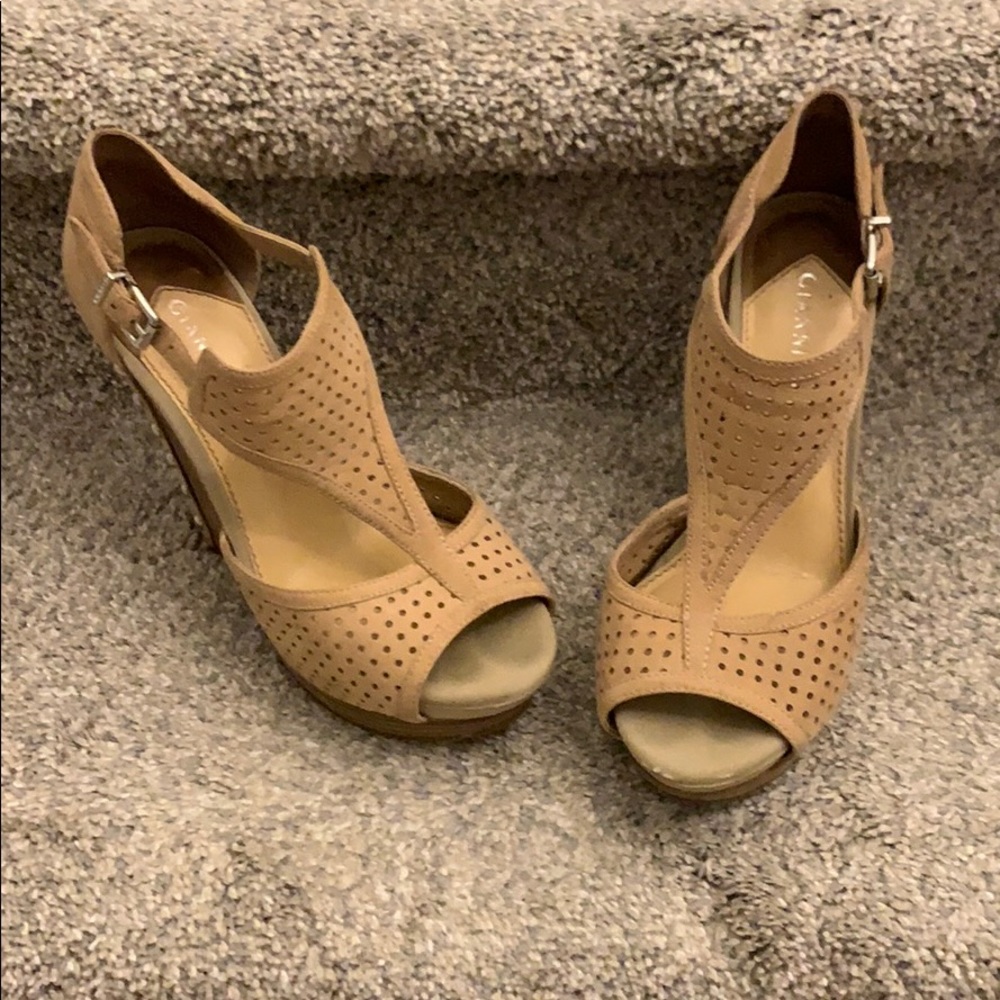 Gianni Bini wedge sandals